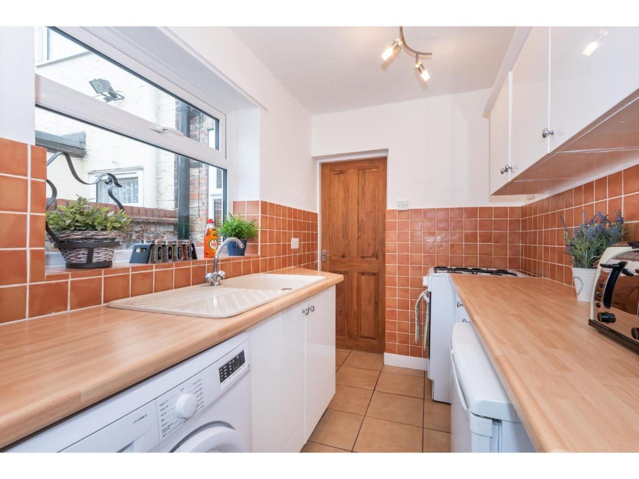 Beautiful 2 Bed With Free Parking - Pass The Keys Apartment York Exterior foto