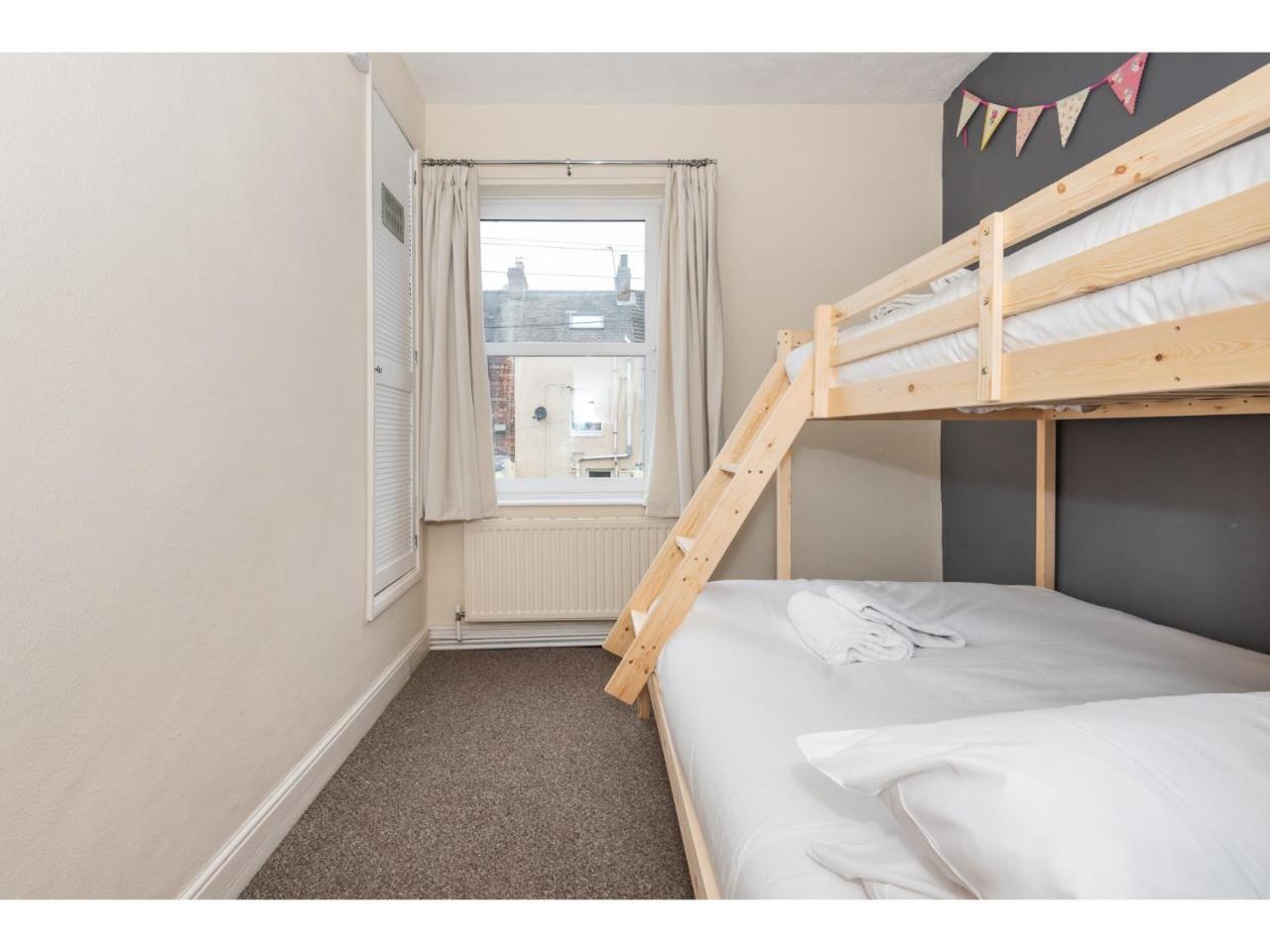 Beautiful 2 Bed With Free Parking - Pass The Keys Apartment York Exterior foto